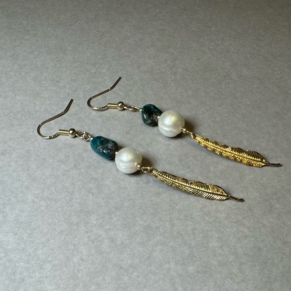 Turquoise & Cultured Pearl feather Fish hook earrings - Picture 2 of 6